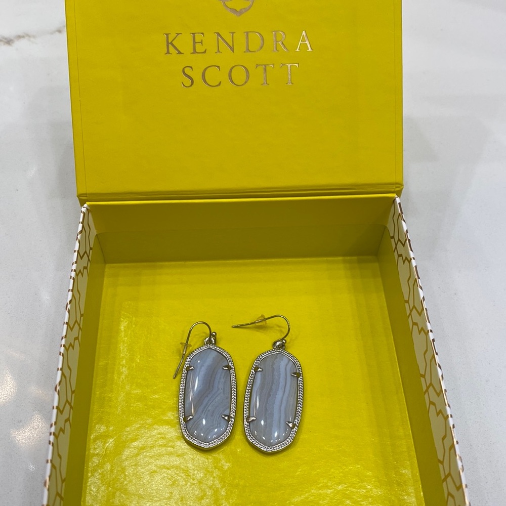 Kendra Scott EUC light blue and silver small drop earrings.